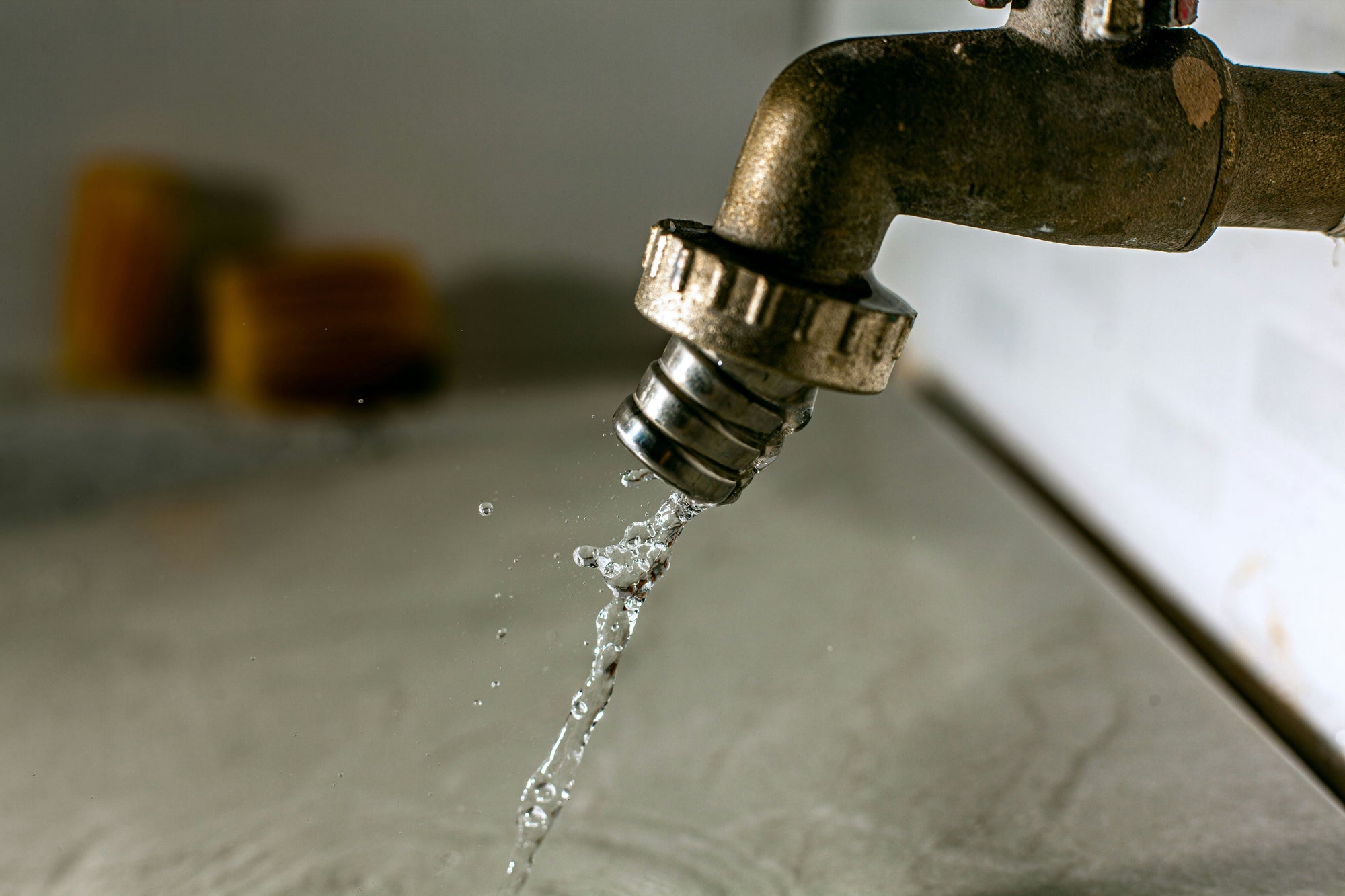 Cold versus hot water in the laundry cycle